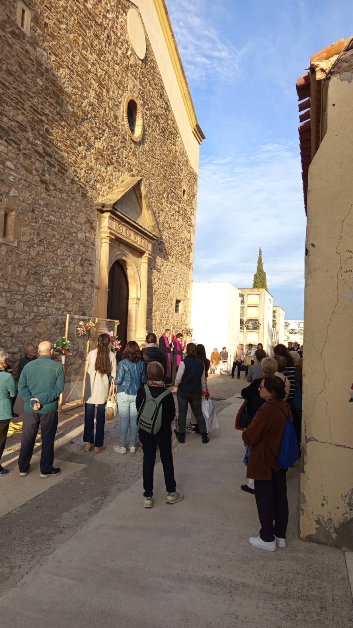 Tots Sants amb música als cementiris: així vam viure una jornada de serenitat i record